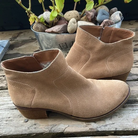 Lucky Brand Tan Suede Ankle Boots Size 6.5 Side Zip Western Boho - Picture 9 of 14